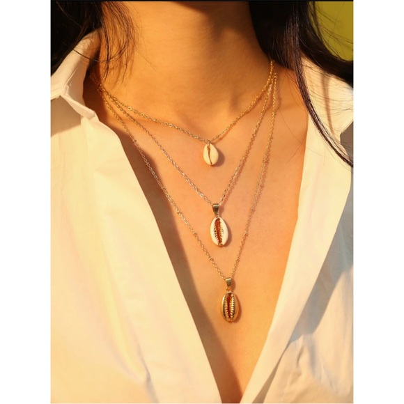 Multi-Layered Cowrie Shell Necklace - Picture 2 of 4